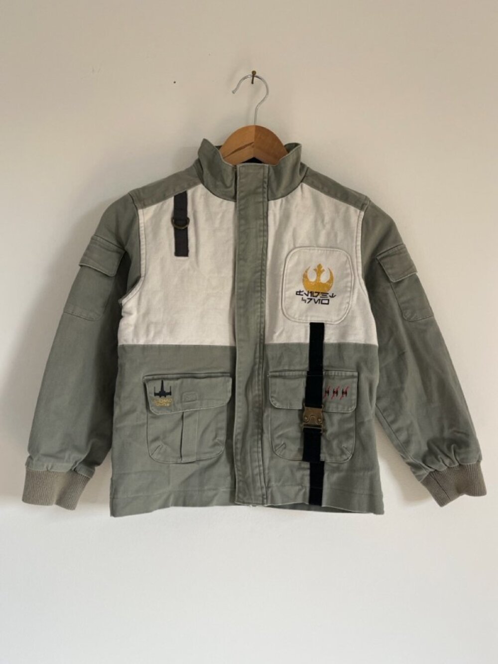 Disney Star Wars Galaxys Edge Youth Medium Resistance Rebel Jacket pilot